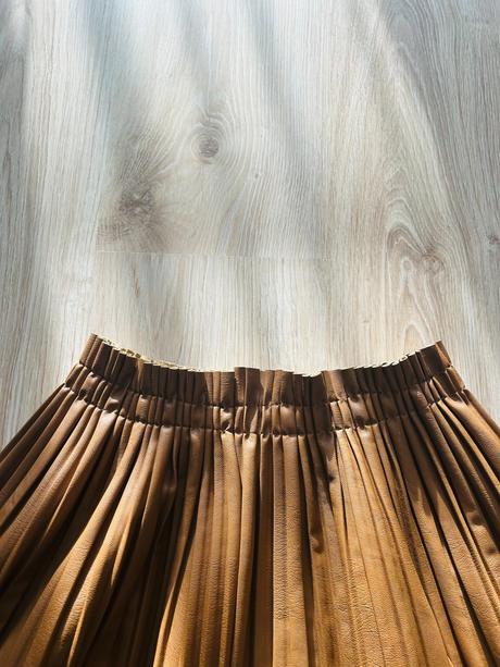 Krásna koženková plisovaná sukňa green apple, 