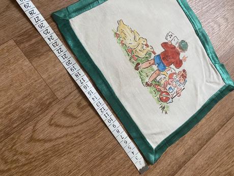 Runé malovaný, tkany obrúsok vintage,