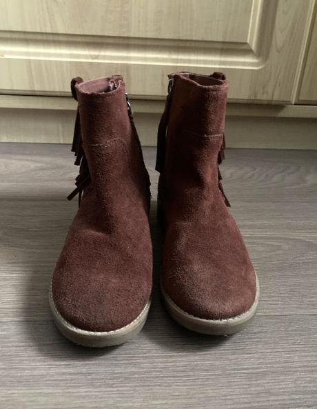 Členkové čižmičky so strapcami, zara,33