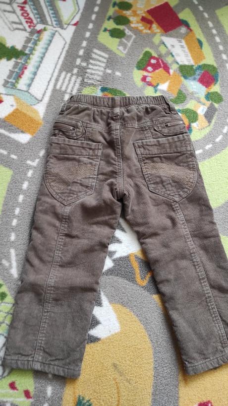 Zateplene menčestrove nohavice velkost 4 roky, 104