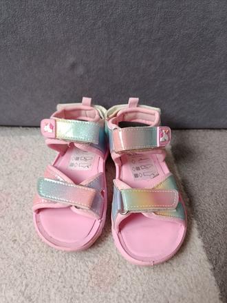 Sandalky do vody, 25