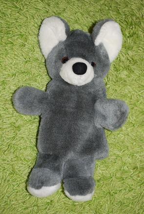 Maňuška, výška cca 31cm,