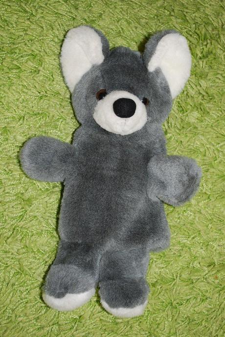 Maňuška, výška cca 31cm,