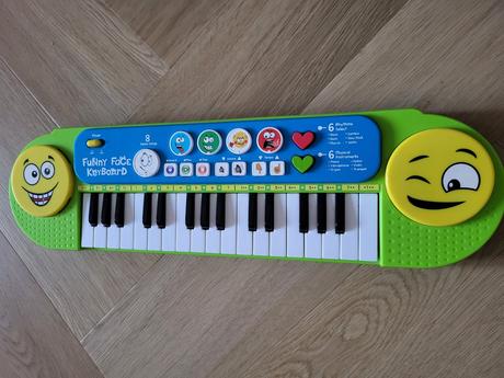 Detsky elektricky klavir, 