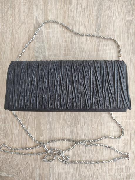 Čierna saténová spoločenská kabelka, 