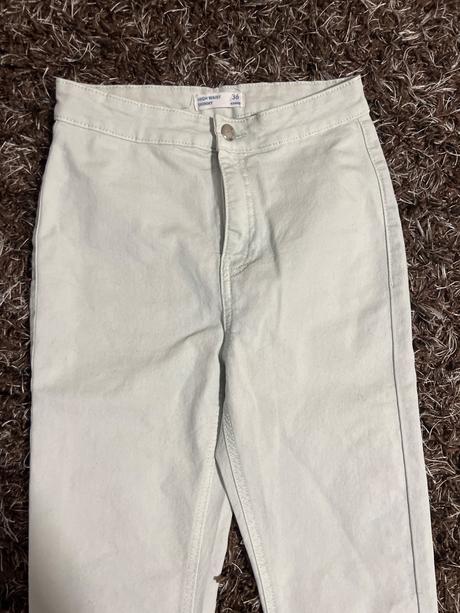 Svetlé rifle, sinsay,36