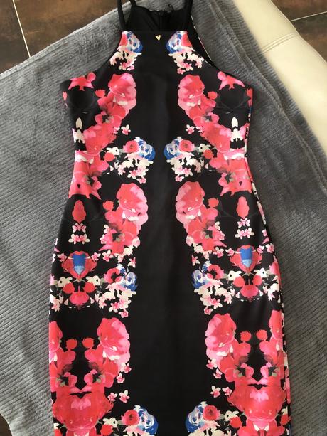 Guess krásne šaty s, guess,s