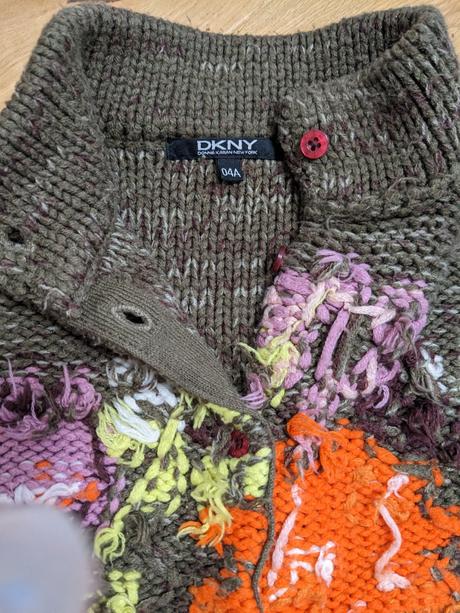"vypletaný" sveter, dkny,104