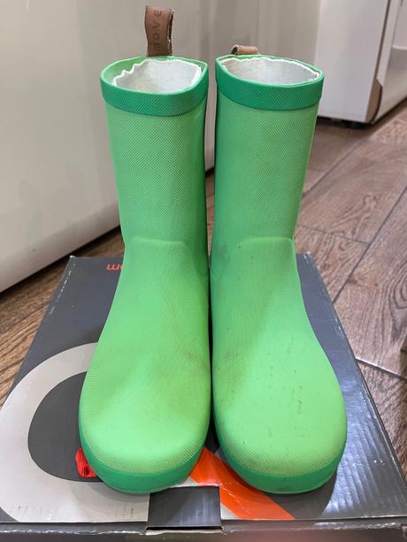 Move by melton gumáky, 32