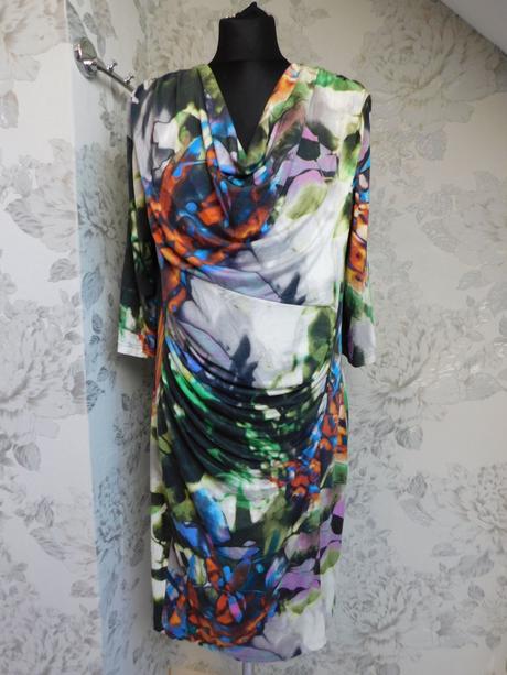 Luxusne upletove šaty, 46