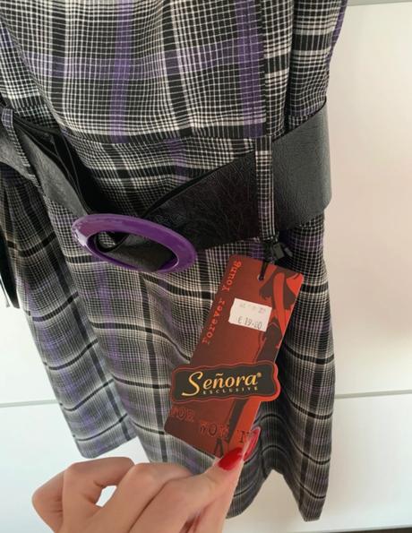 Krásne kárované šaty s opaskom, l / m / s