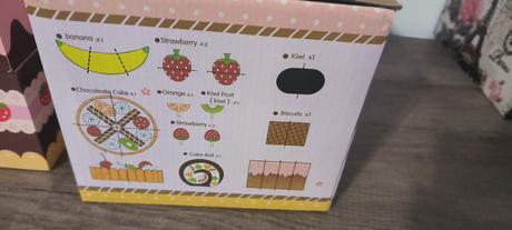 Drevený kufrík s cukrovinkami, 