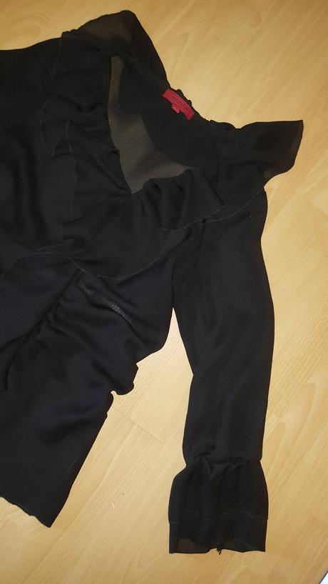 Čierna bľúza s volánom, m