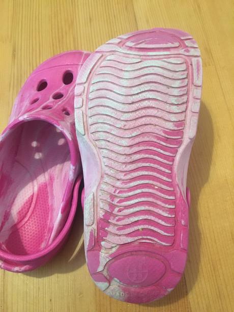 Kroksy a šľapky, 29