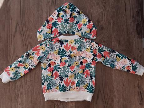 Predám mikinu s kapucňou, 110