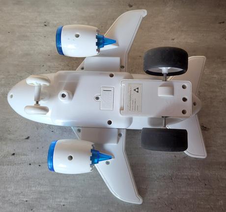 Lietadlo so zvukom a so svetlami,