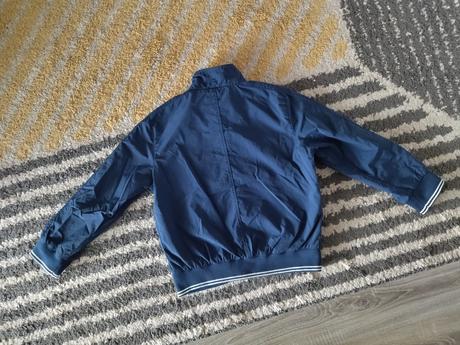 Prechodná tenká bunda, 122