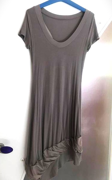 Extravagantné šaty, m