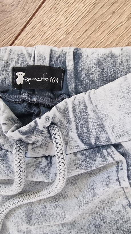 Kraťasy despacito, 104