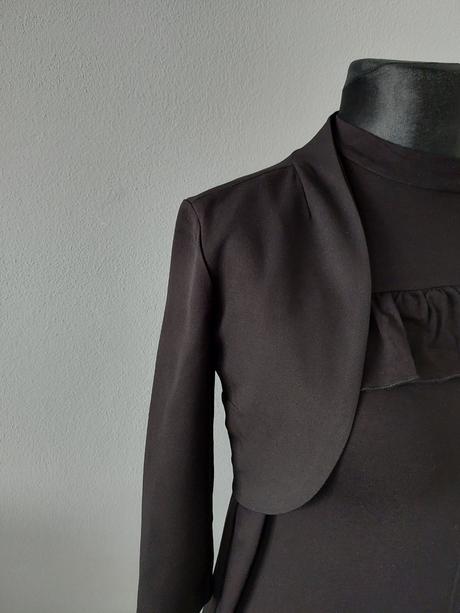 Elegantné bolero s, s