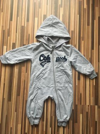 Overal s kapucou, 80