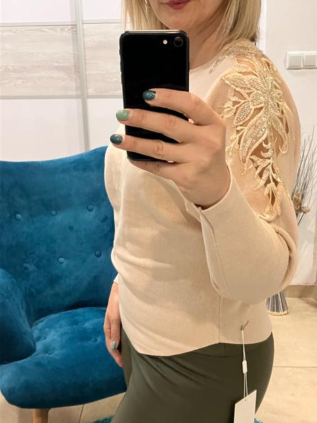 Dámsky sveter s ozdobným rukávom l/xl, l / xl