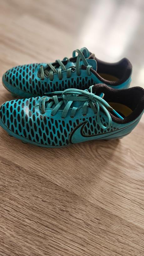 Kopačky a turfy, adidas,35