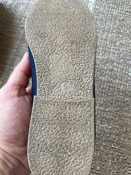 Oblek a topánky na 1. sv. príjmanie, 146