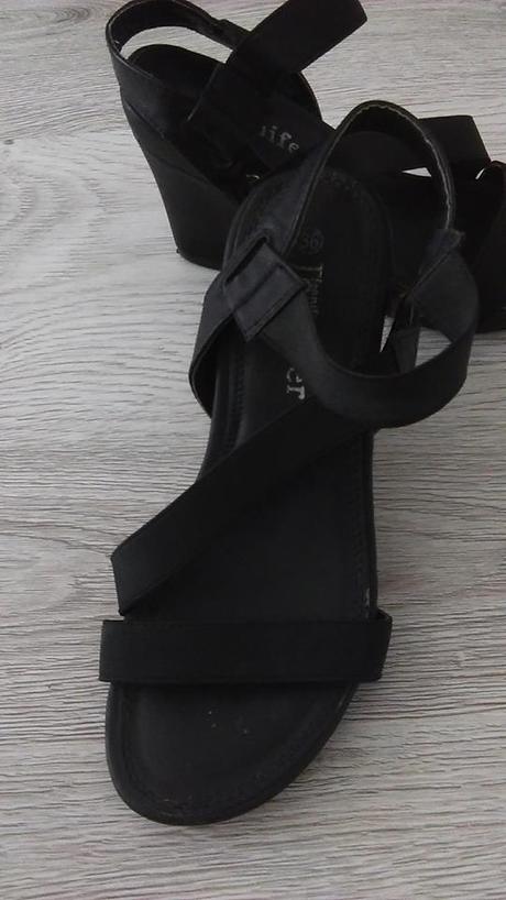 Damske cierne sandale na platforme, 36