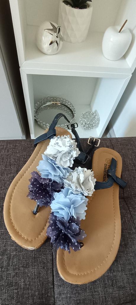 Nádherne sandálky s kvetinkami, young dimension,31