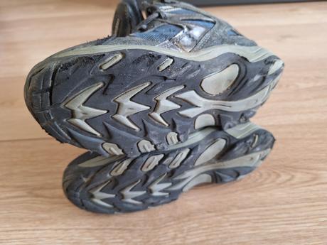 Turistické topánky, 33