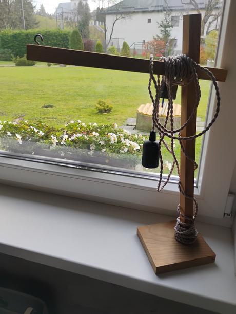 Lampa drevena, 