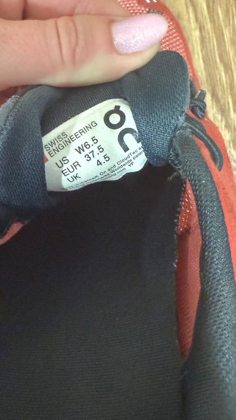 On cloud tenisky, 37