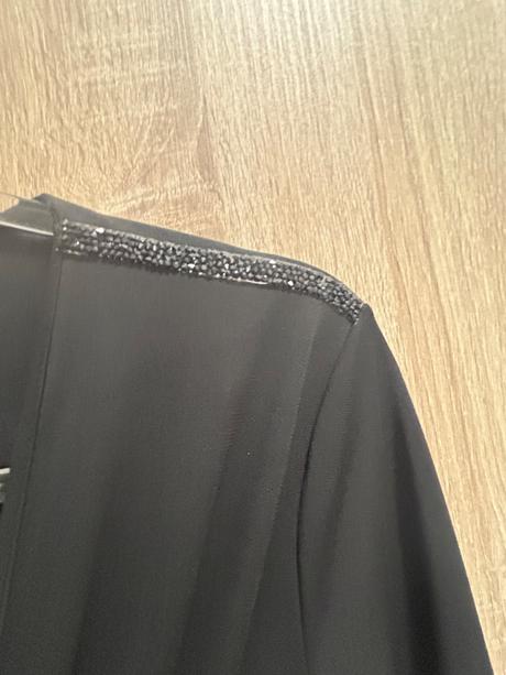 Malé čierne šaty, m