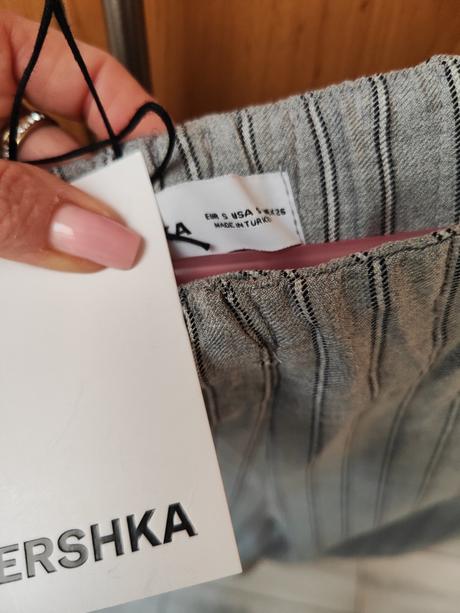 Nohavice jemnučke, bershka,s