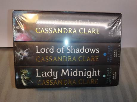 Cassandra clare - the dark artifices nau24, 