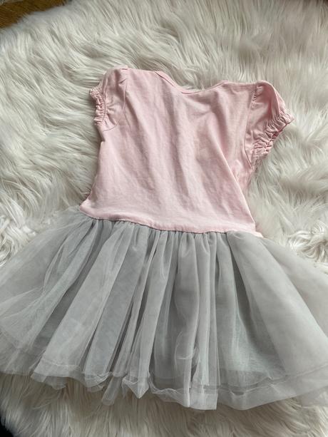 Šaty s tutu sukničkou, 86