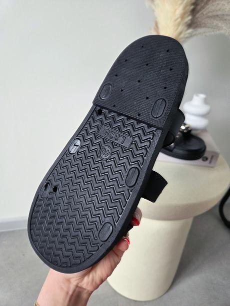 Štýlové šľapky 38, 38