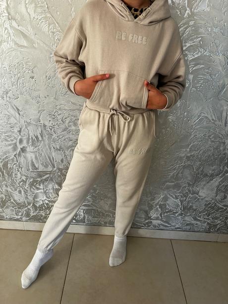 Teplakova suprava, gate,152