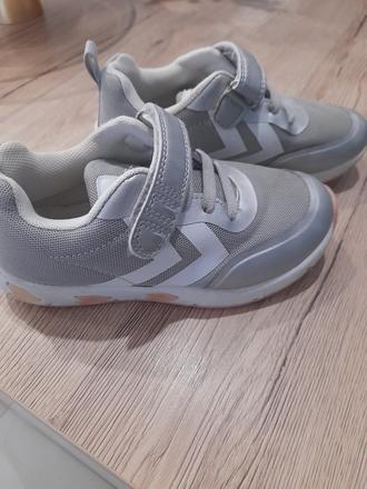 Dievčenske tenisky zn. hummel, 29