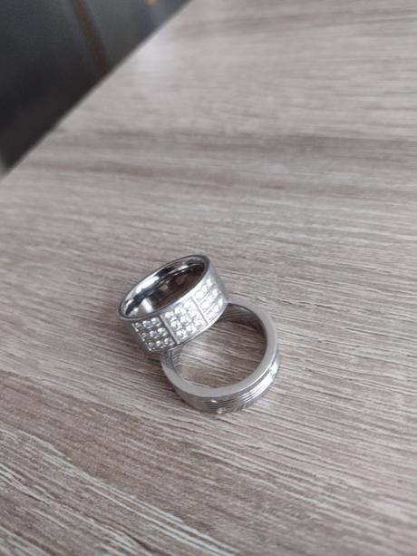 Prstene z chirurgickej ocele,