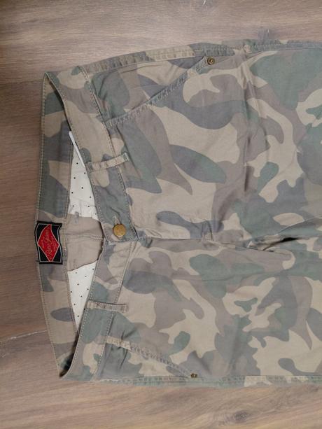 Maskacove nohavice retro jeans, 28