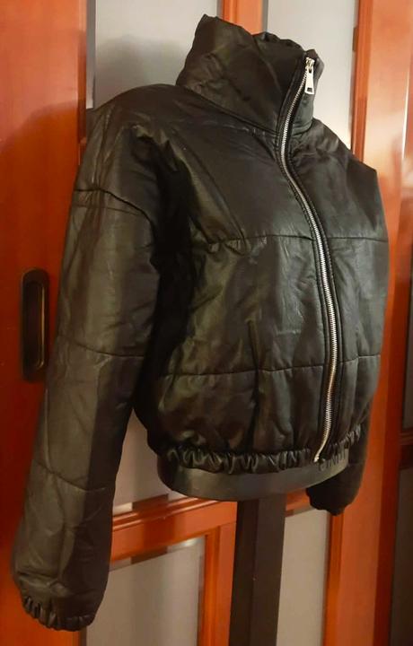 Predám krátku koženkovú zateplenú bundičku veľ.s, s