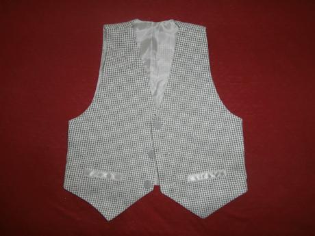 Nohavice s vestičkou, 122