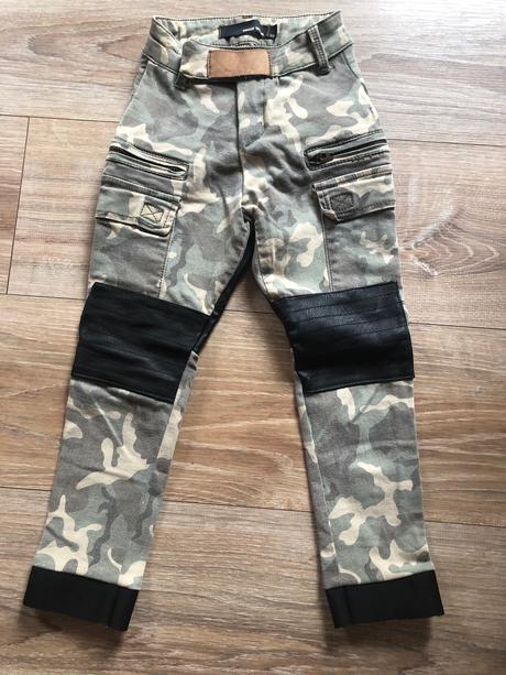 Maskacove nohavice vel 98/104 na moto, 104