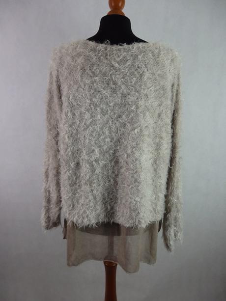 Kvalitný chlpatý pulover, l