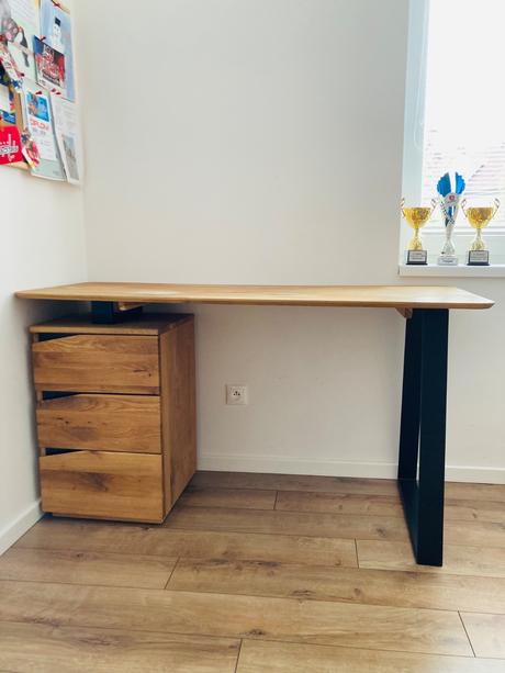 Písací stolík linea natura z xxx lutz,