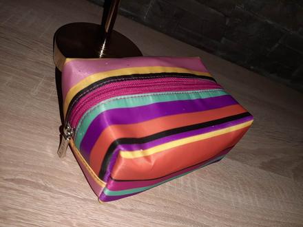 Kozmetiku taška mary kay,