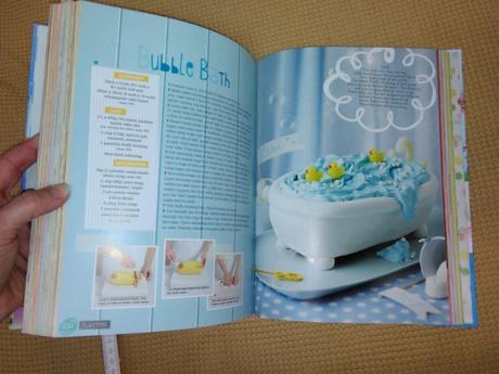 The bumper book of kids' birthday cakes, 