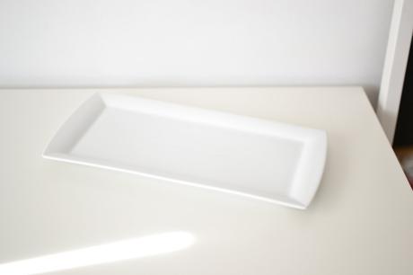 Biela porcelánová tácka, 